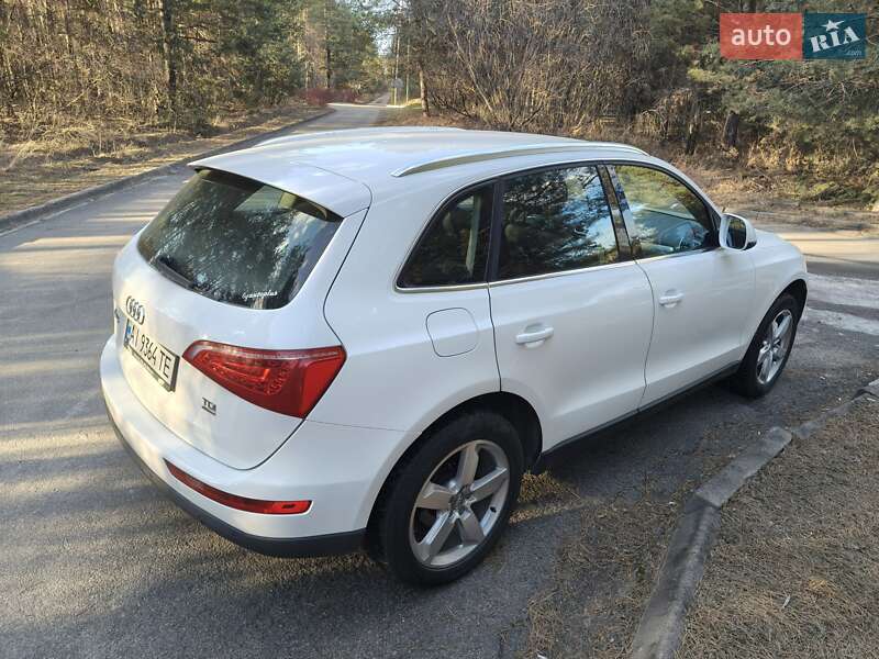 Позашляховик / Кросовер Audi Q5 2010 в Вишгороді