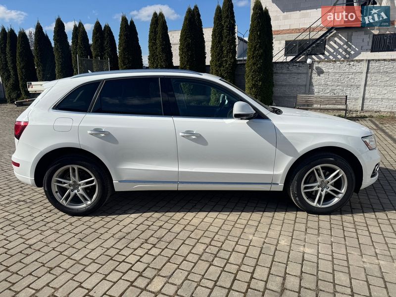 Внедорожник / Кроссовер Audi Q5 2015 в Нововолынске