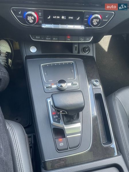 Внедорожник / Кроссовер Audi Q5 2020 в Самборе
