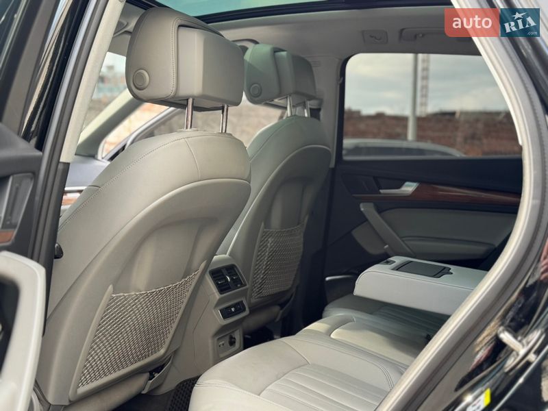 Внедорожник / Кроссовер Audi Q5 2022 в Львове