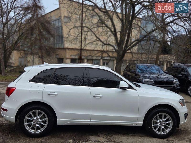 Позашляховик / Кросовер Audi Q5 2011 в Одесі