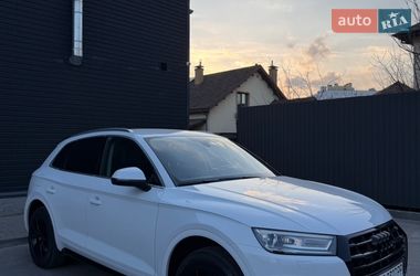 Позашляховик / Кросовер Audi Q5 2019 в Києві