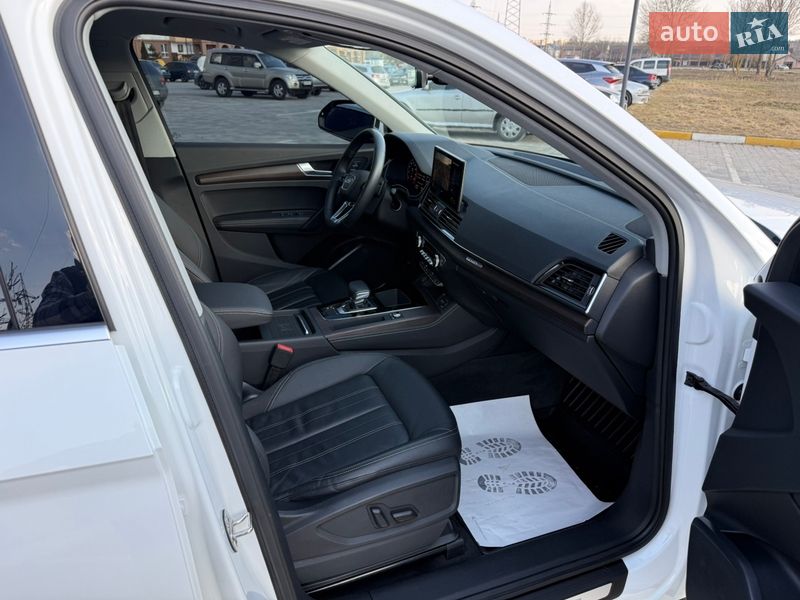 Внедорожник / Кроссовер Audi Q5 2021 в Киеве