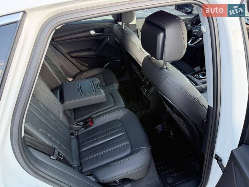 Внедорожник / Кроссовер Audi Q5 2021 в Киеве