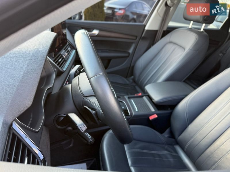 Внедорожник / Кроссовер Audi Q5 2021 в Киеве