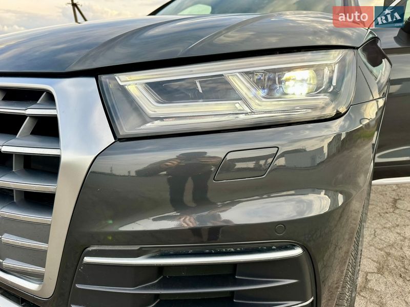 Позашляховик / Кросовер Audi Q5 2019 в Золочеві