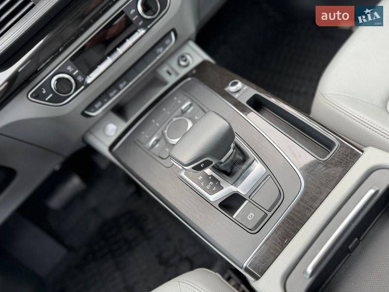 Внедорожник / Кроссовер Audi Q5 2019 в Черновцах