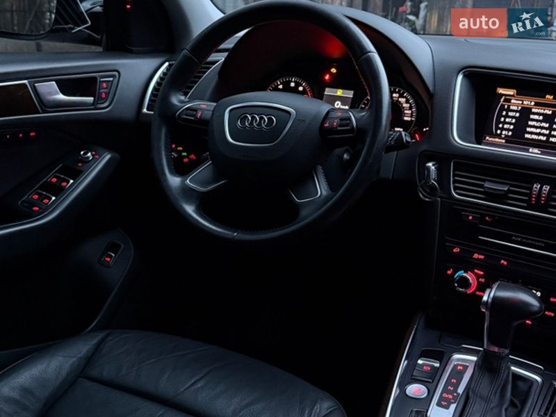 Позашляховик / Кросовер Audi Q5 2015 в Києві