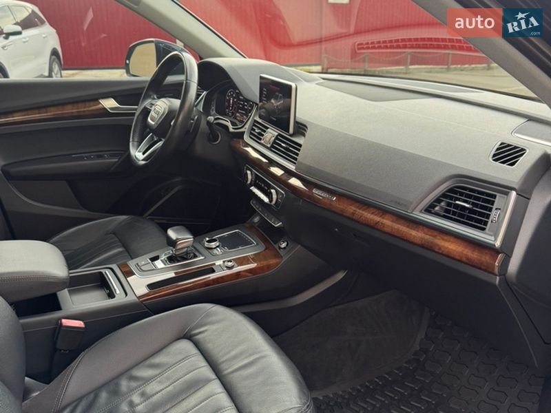 Внедорожник / Кроссовер Audi Q5 2018 в Владимире фото 99 Внедорожник / Кроссовер Audi Q5 2018 в Владимире