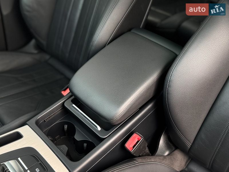 Внедорожник / Кроссовер Audi Q5 2018 в Ровно