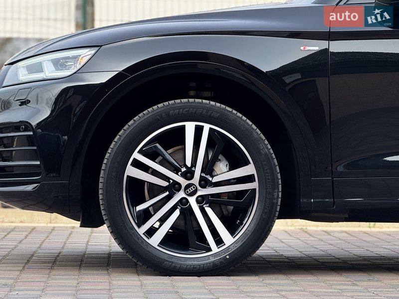 Внедорожник / Кроссовер Audi Q5 2018 в Ровно