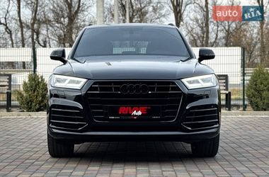 Внедорожник / Кроссовер Audi Q5 2018 в Ровно
