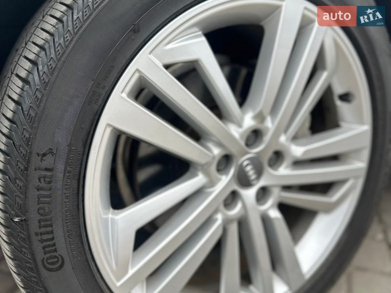 Позашляховик / Кросовер Audi Q5 2020 в Луцьку