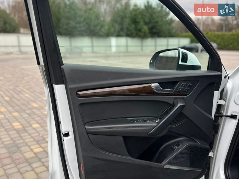 Позашляховик / Кросовер Audi Q5 2020 в Луцьку