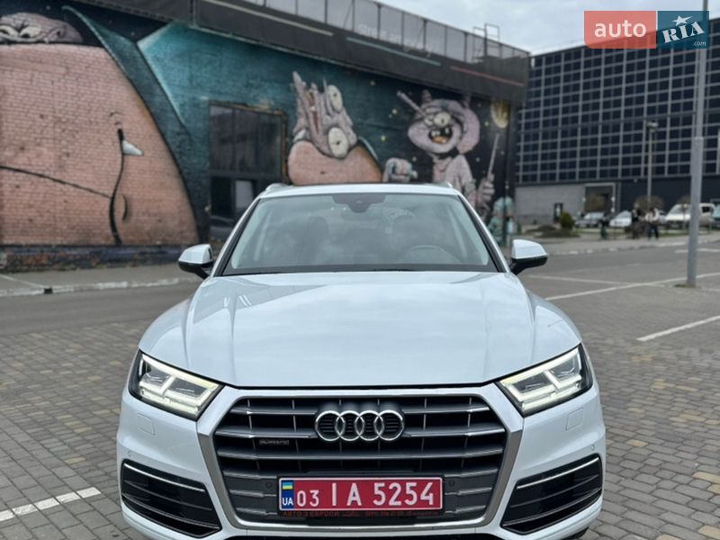 Позашляховик / Кросовер Audi Q5 2020 в Луцьку
