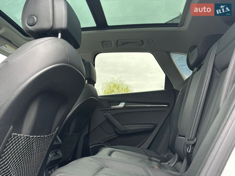 Позашляховик / Кросовер Audi Q5 2020 в Луцьку