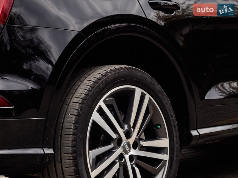 Позашляховик / Кросовер Audi Q5 2018 в Косові