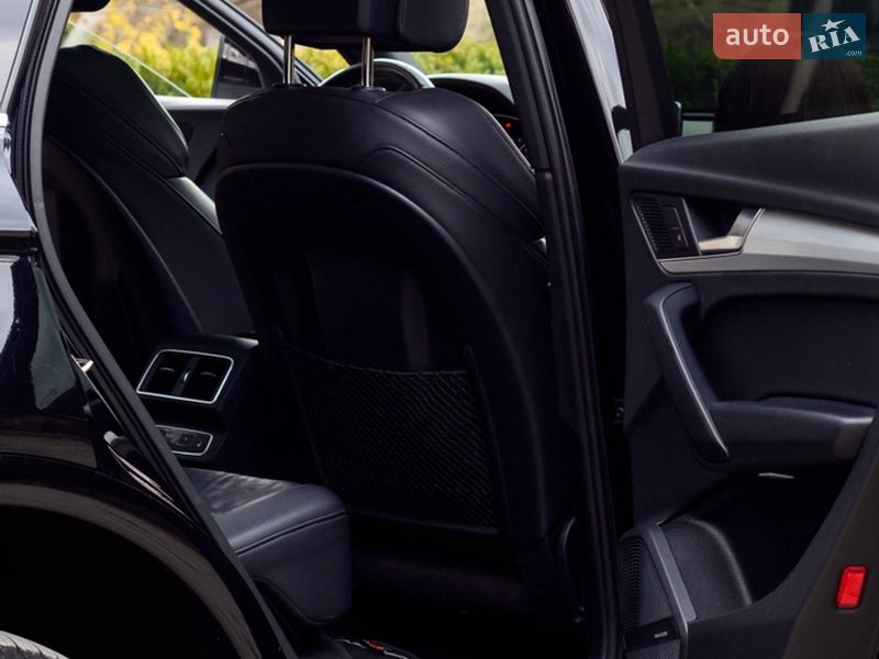 Позашляховик / Кросовер Audi Q5 2018 в Косові