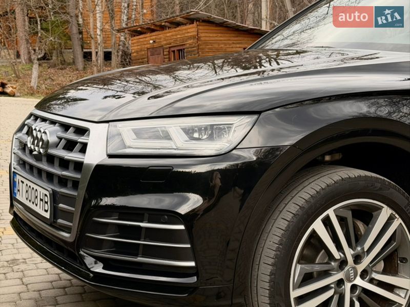 Позашляховик / Кросовер Audi Q5 2018 в Косові