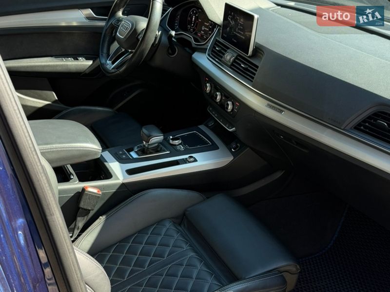 Позашляховик / Кросовер Audi Q5 2017 в Хусті