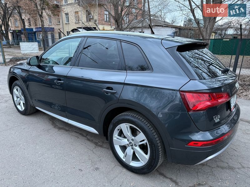 Внедорожник / Кроссовер Audi Q5 2017 в Полтаве