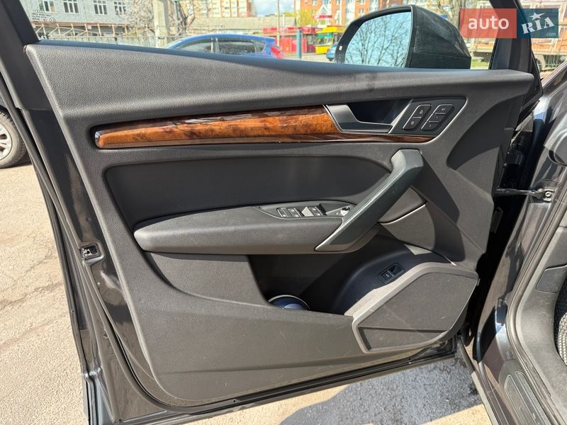 Внедорожник / Кроссовер Audi Q5 2017 в Полтаве