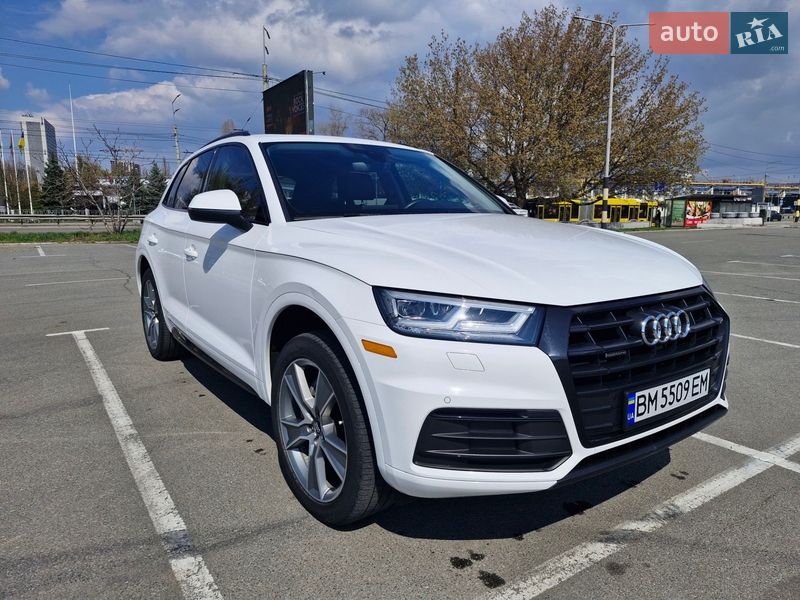 Внедорожник / Кроссовер Audi Q5 2020 в Киеве