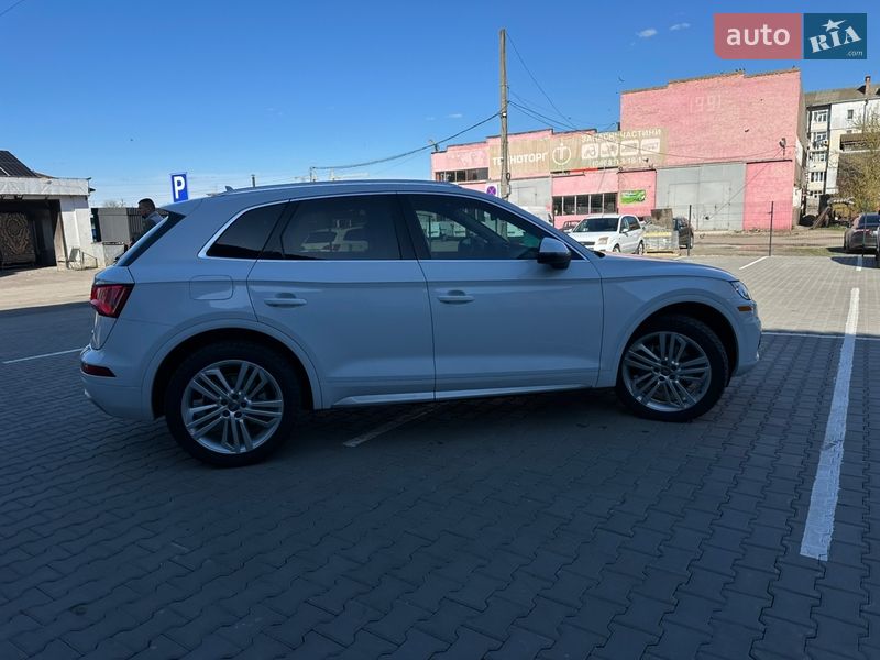 Внедорожник / Кроссовер Audi Q5 2019 в Нежине