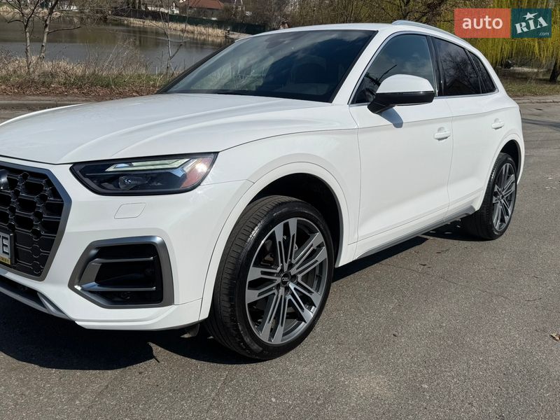 Внедорожник / Кроссовер Audi Q5 2021 в Киеве