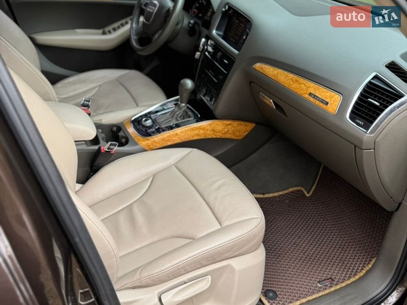 Позашляховик / Кросовер Audi Q5 2011 в Чернігові