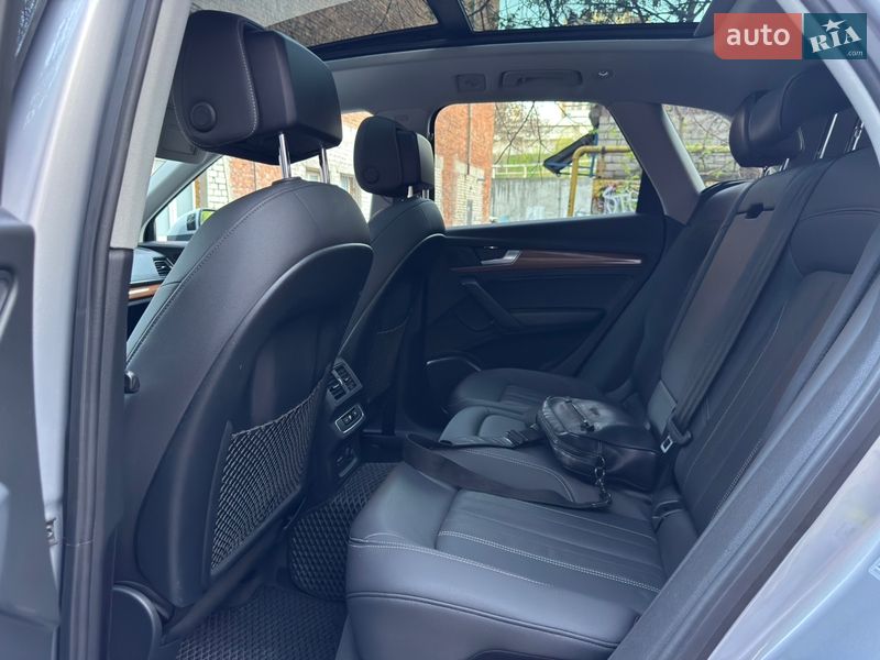 Внедорожник / Кроссовер Audi Q5 2021 в Днепре