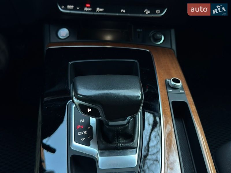 Внедорожник / Кроссовер Audi Q5 2021 в Днепре