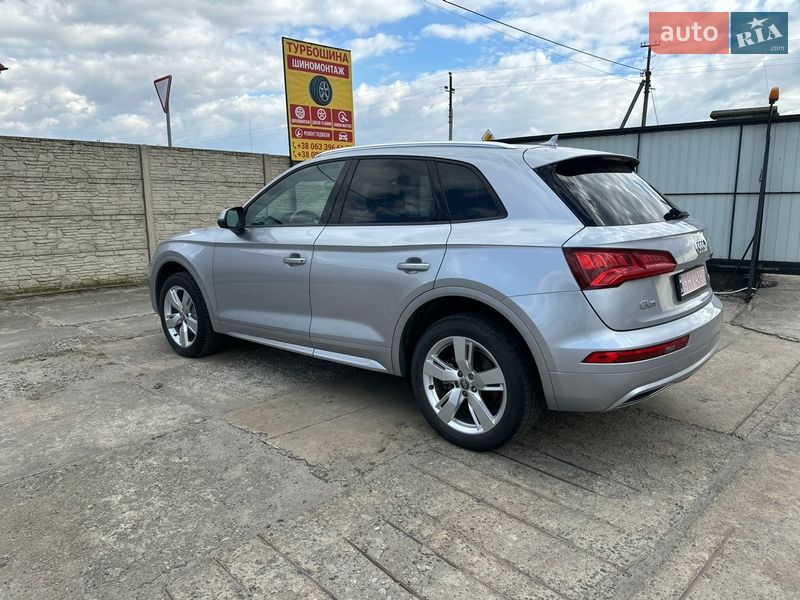 Внедорожник / Кроссовер Audi Q5 2018 в Владимире