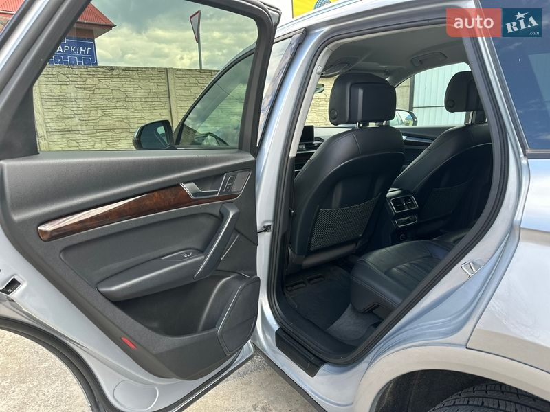 Внедорожник / Кроссовер Audi Q5 2018 в Владимире