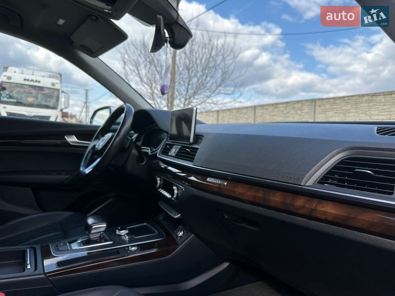 Внедорожник / Кроссовер Audi Q5 2018 в Владимире