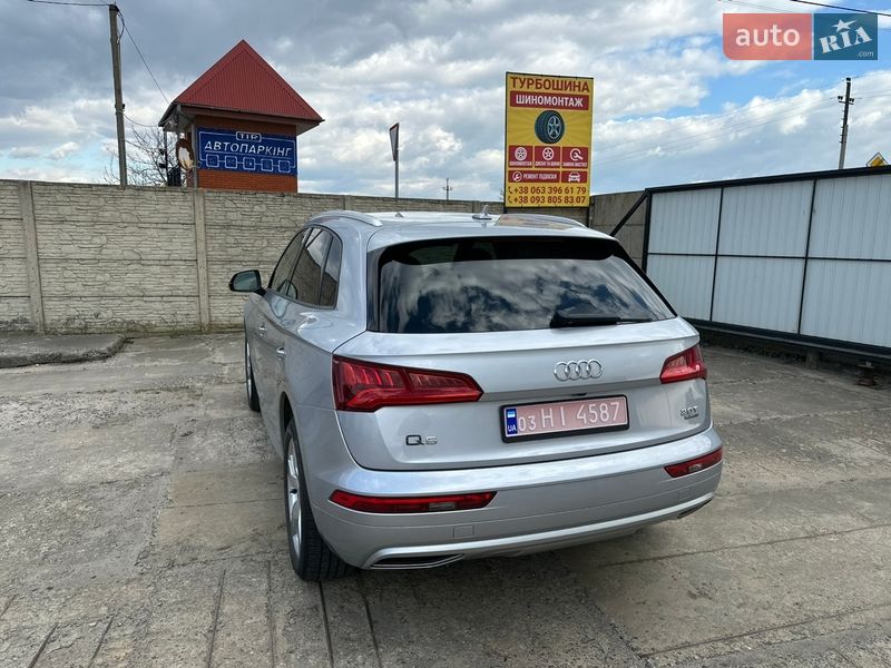 Внедорожник / Кроссовер Audi Q5 2018 в Владимире