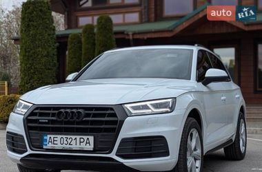 Внедорожник / Кроссовер Audi Q5 2020 в Александрие
