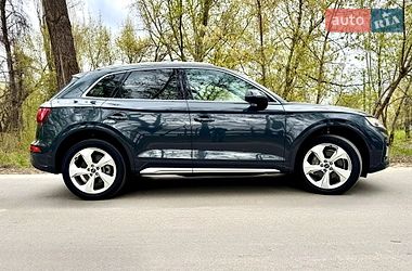 Внедорожник / Кроссовер Audi Q5 2021 в Киеве