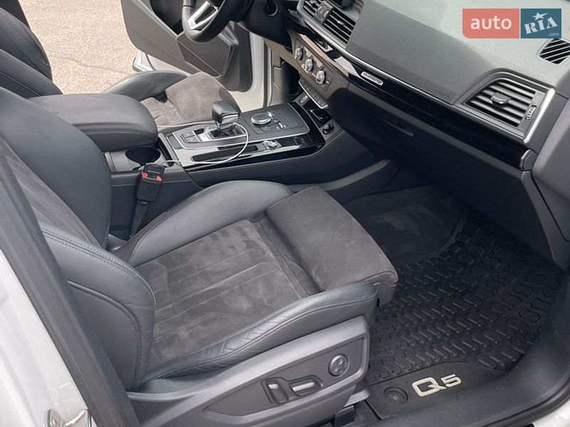 Внедорожник / Кроссовер Audi Q5 2017 в Харькове