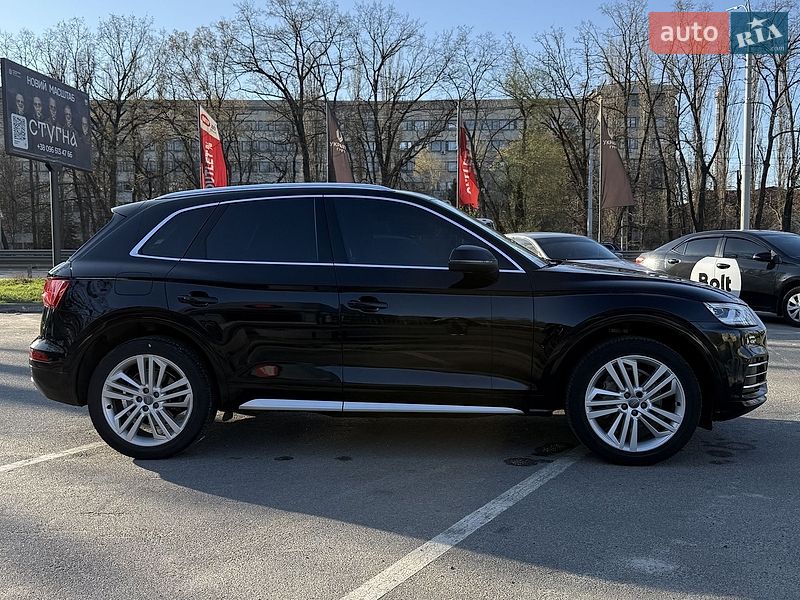 Внедорожник / Кроссовер Audi Q5 2020 в Киеве