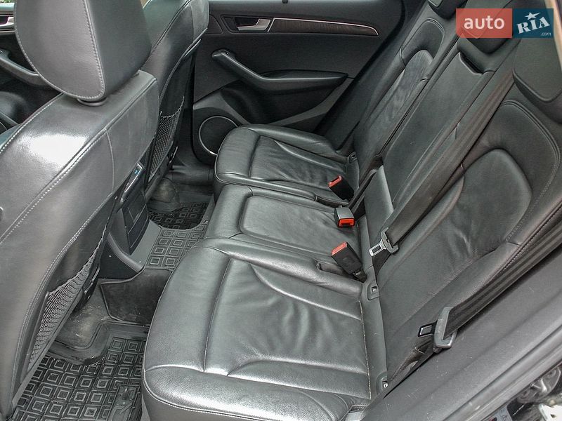 Внедорожник / Кроссовер Audi Q5 2012 в Каменец-Подольском