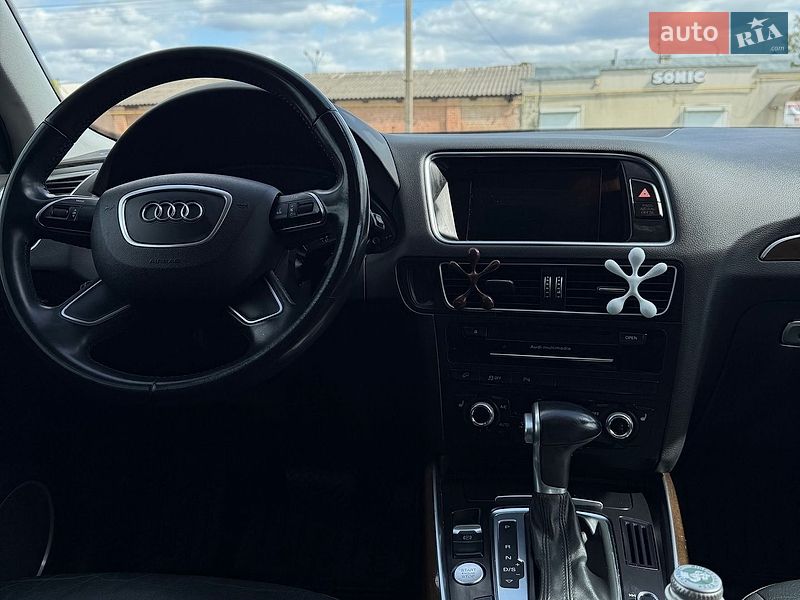 Внедорожник / Кроссовер Audi Q5 2015 в Каменец-Подольском