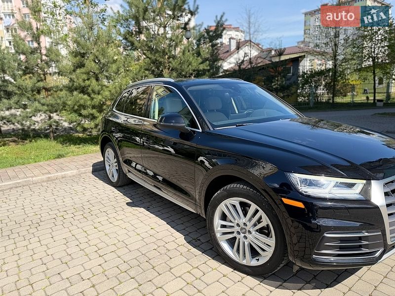 Позашляховик / Кросовер Audi Q5 2017 в Івано-Франківську