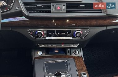 Внедорожник / Кроссовер Audi Q5 2019 в Киеве