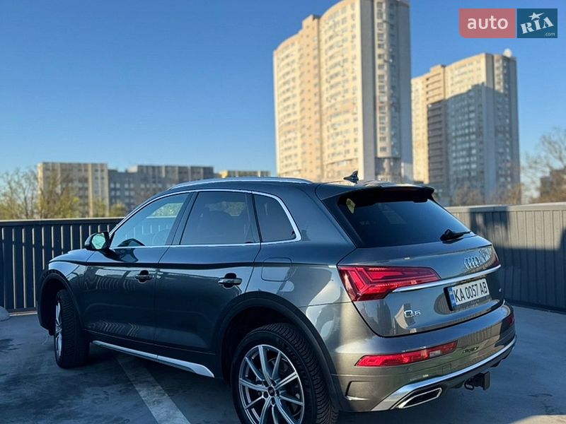 Внедорожник / Кроссовер Audi Q5 2022 в Киеве
