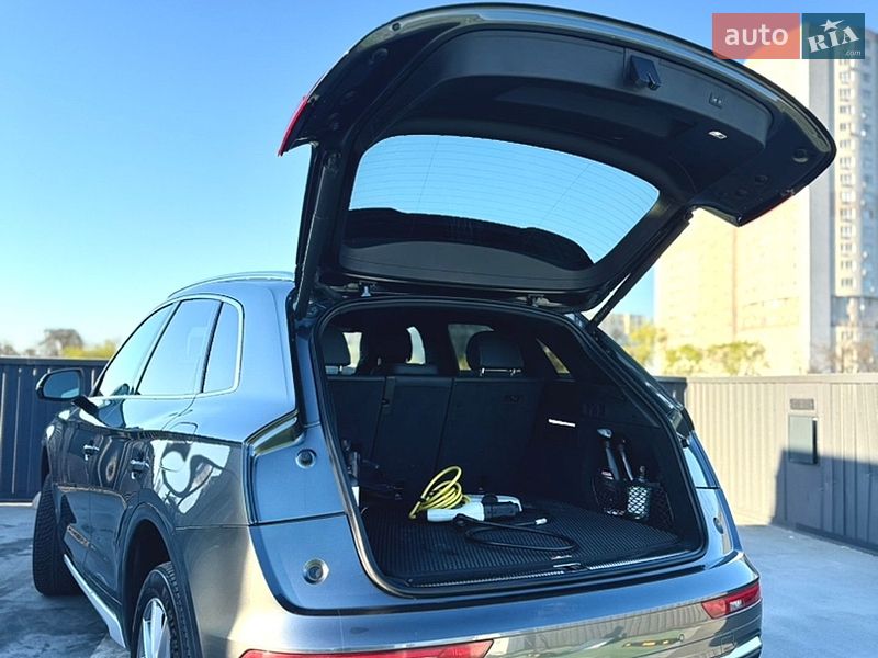 Внедорожник / Кроссовер Audi Q5 2022 в Киеве