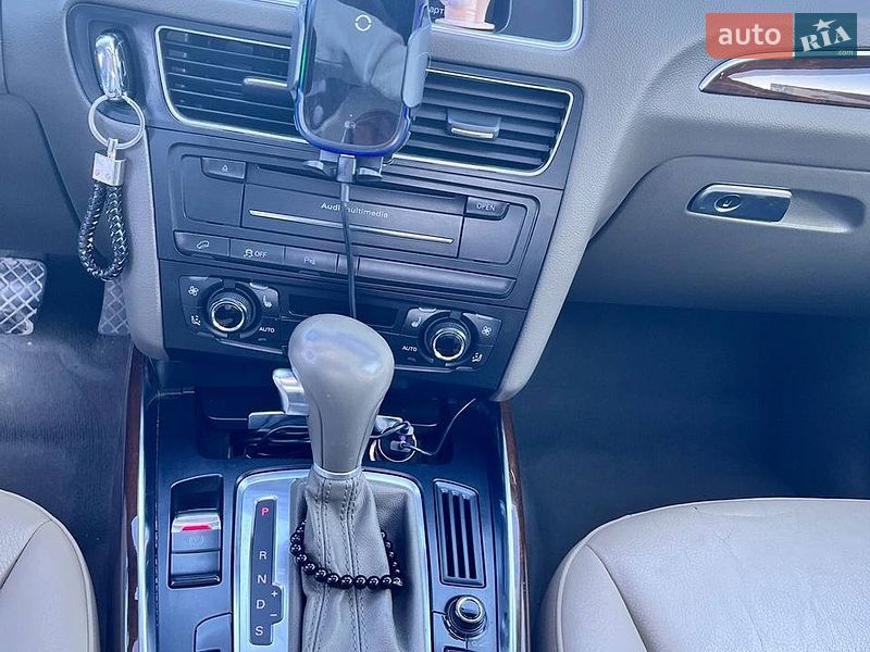 Внедорожник / Кроссовер Audi Q5 2011 в Каменец-Подольском