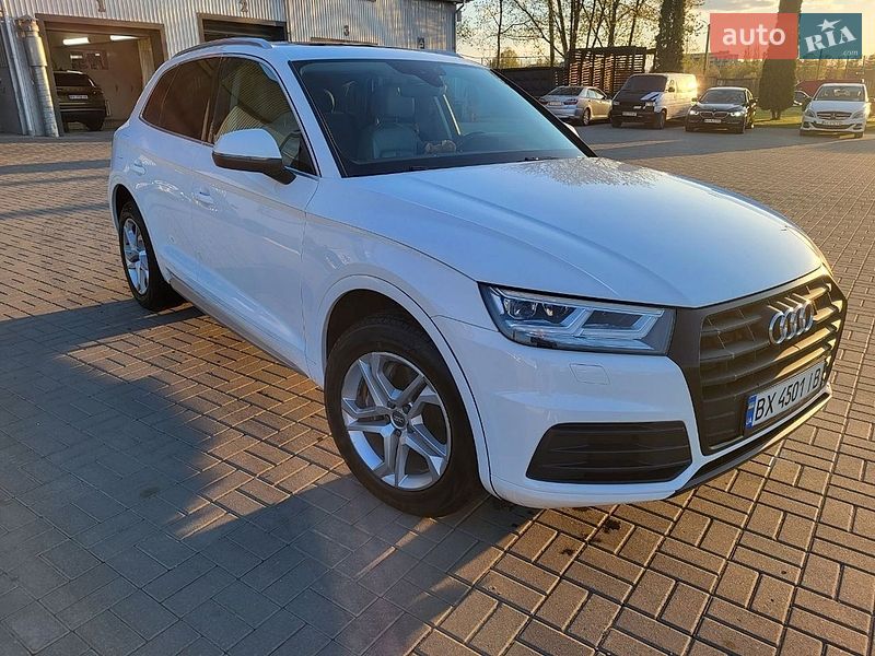 Внедорожник / Кроссовер Audi Q5 2019 в Каменец-Подольском