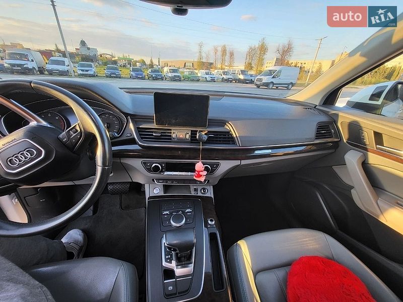 Внедорожник / Кроссовер Audi Q5 2019 в Каменец-Подольском