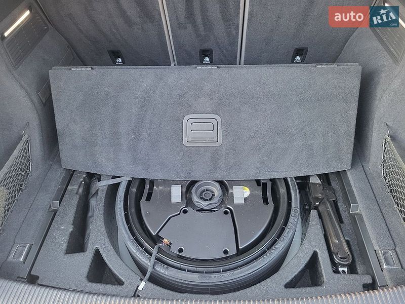 Внедорожник / Кроссовер Audi Q5 2019 в Каменец-Подольском